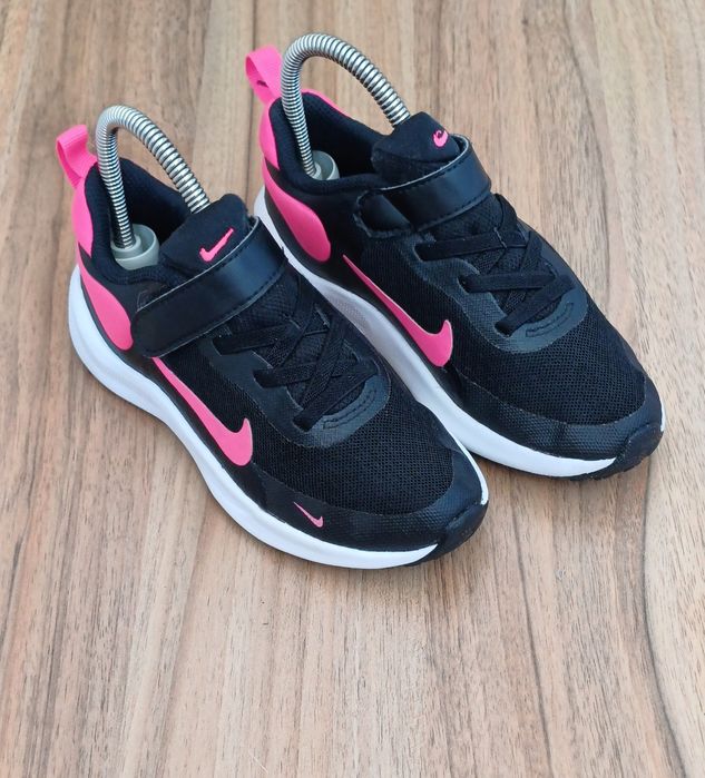 Nike Revolution 7 дитячі літні кросівки кросовки сітка на дівчинку 26-27р