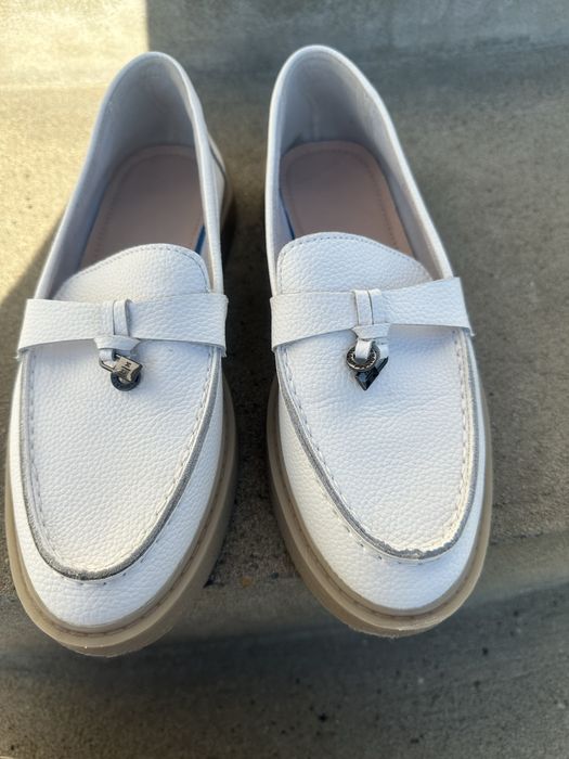 Лофери, взуття жіноче шкіряне