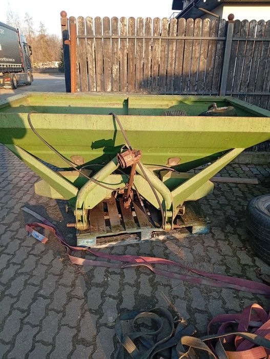 rozsiewacz do nawozow amazone