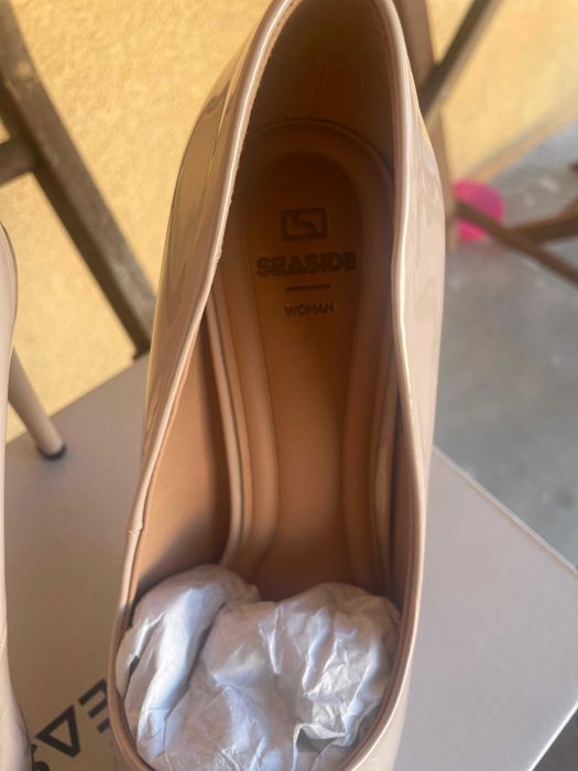 Sapatos altos beges [como novos]