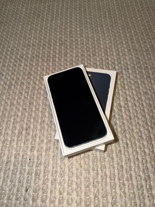 Iphone 13 midnight 128 GB