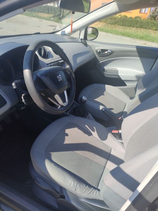 Seat Ibiza 2008 r. 1.4 hatchback manual
