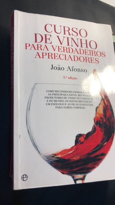 Varios livros vinhos