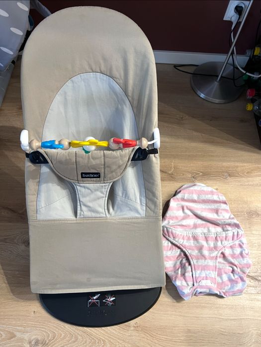 Babybjorn z pokrowcem i zabawką