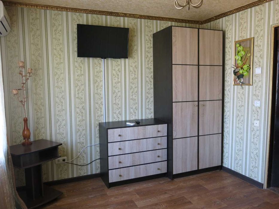 Продам отличную двушку в Центре на улице Пушкинской - всё есть.