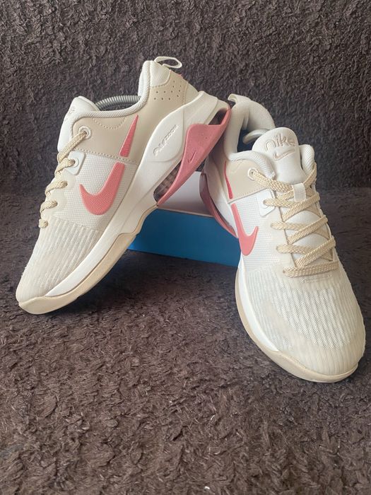 Шікарні кросівки від Nike унісекс