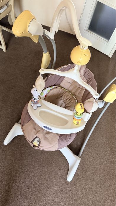 Гойдалка.  Graco