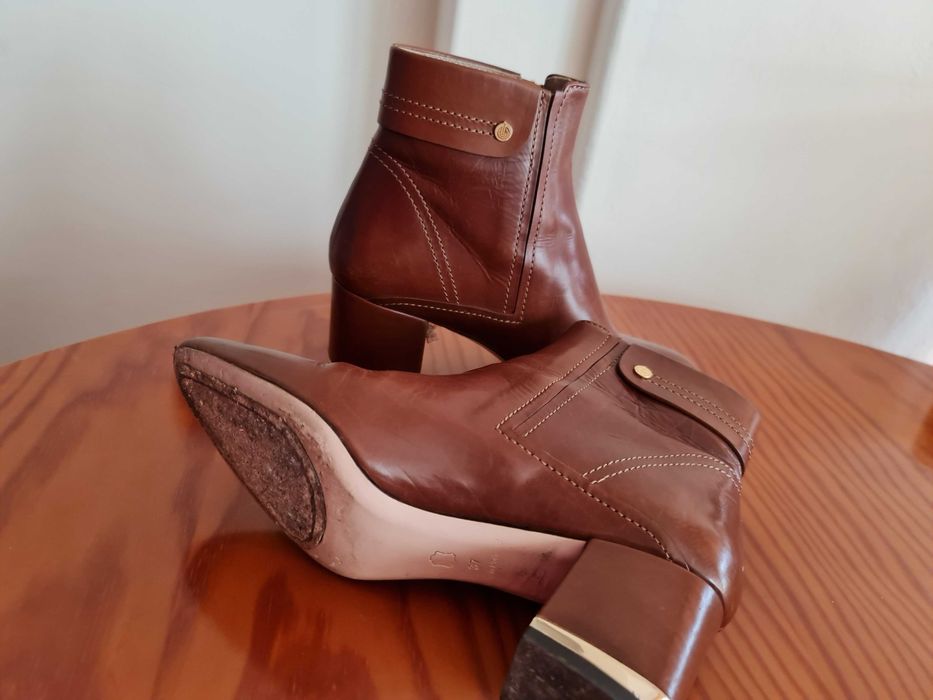 Botins em pele mel Luis Onofre