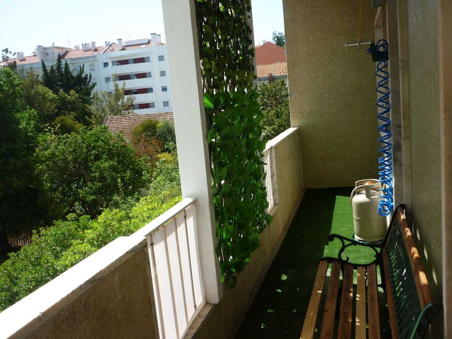 Quarto para arrendar a estudante no Dafundo