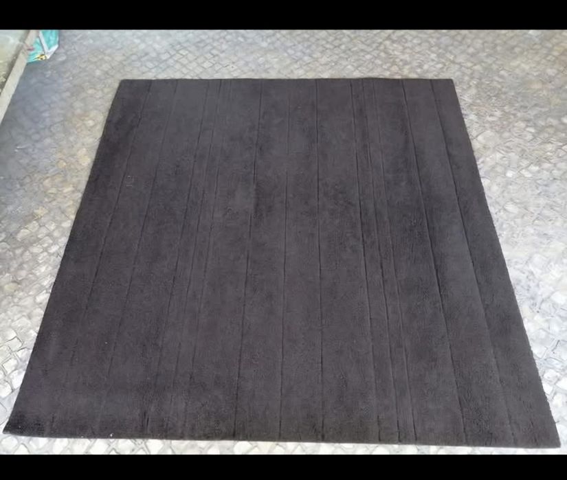 Tapete castanho pêlo curto