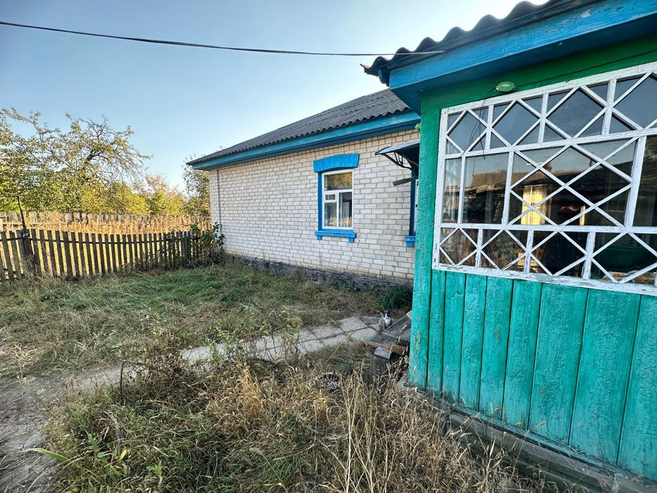 Цегляний будинок у с. Лоска, 4 кімнати, житловий стан RD