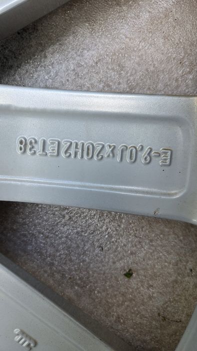 Oryginalne felgi aluminiowe AUDI 20" Lamina OE