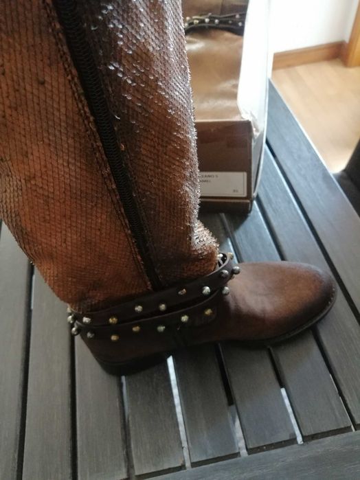 Botas Pele-Por estrear