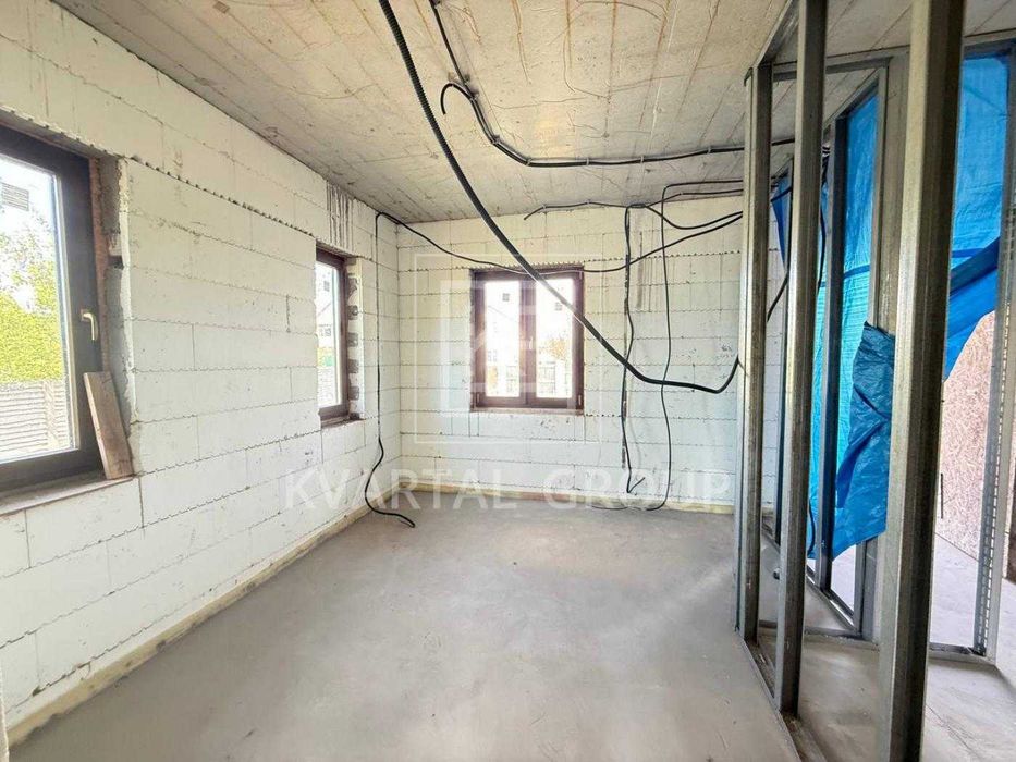 Продаж просторого будинку 180 м² з гаражем та укриттям !