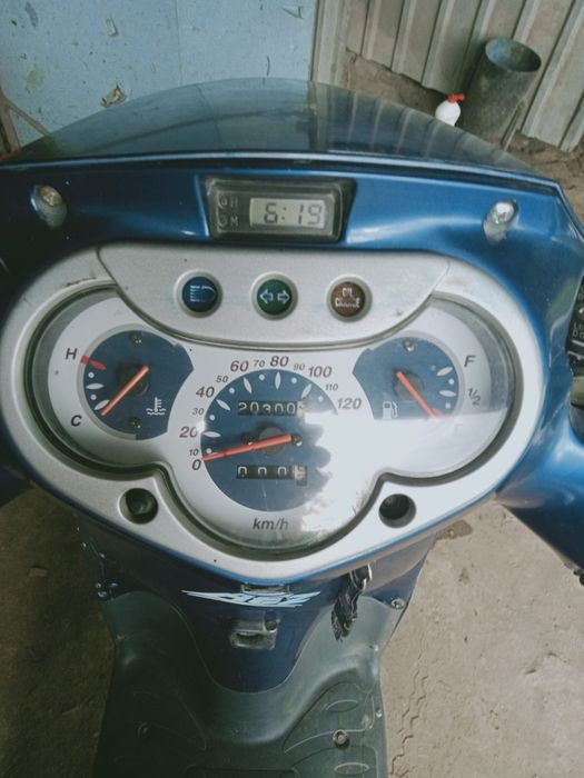 Скутер honda sh150