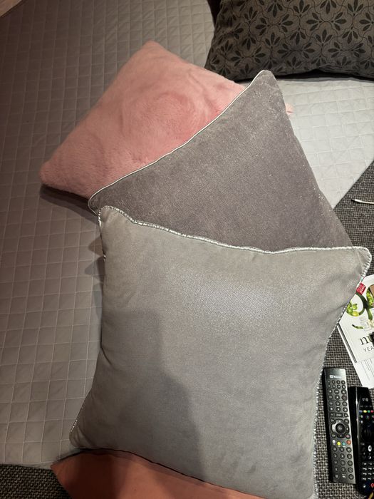 Poduszki jaski 40/40 3 sztuki