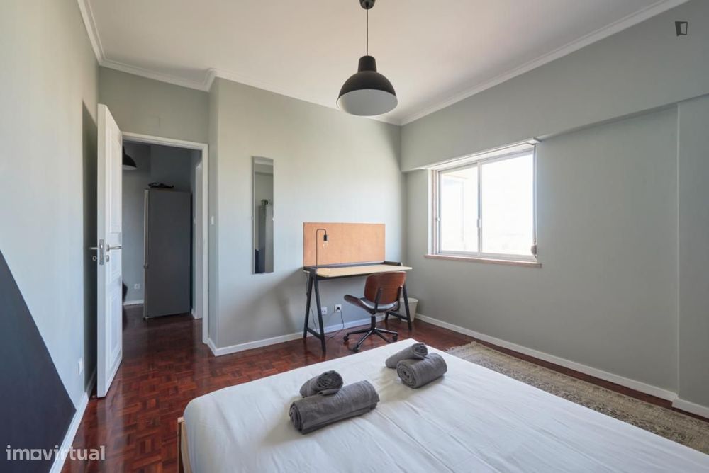 Quarto - localizado em Olaias Lisbon