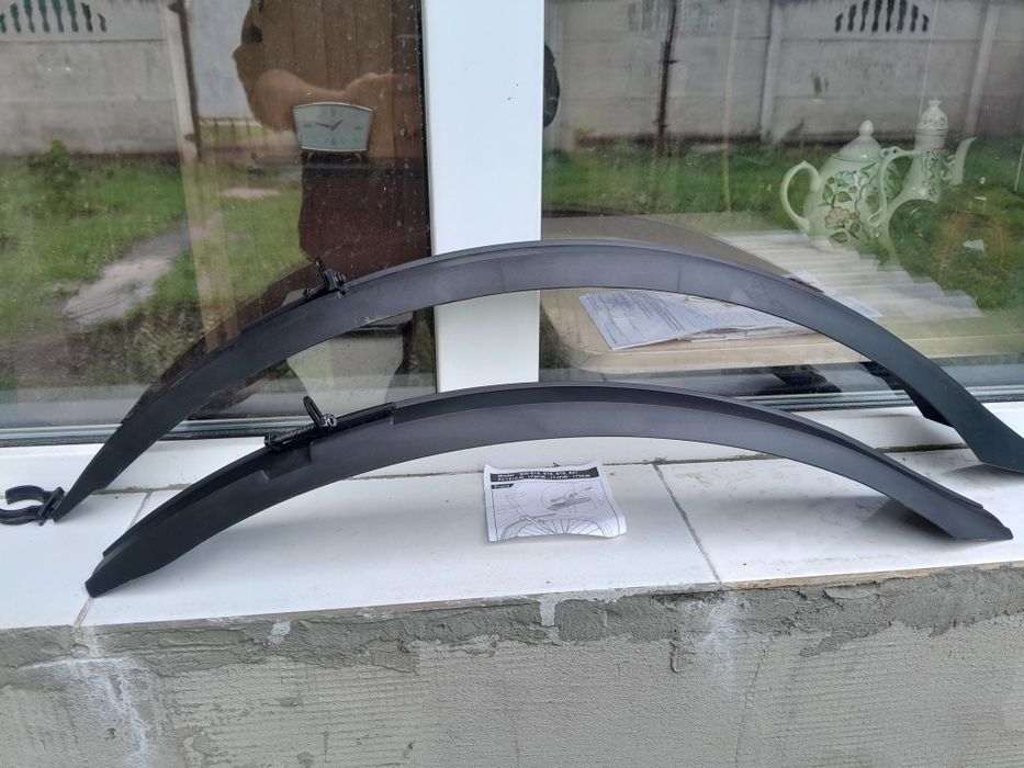 Щитки,педали,трубка,набор к велосипеду.