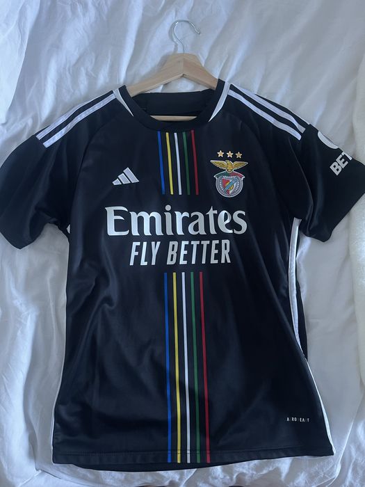 Benfica away shirt Neres