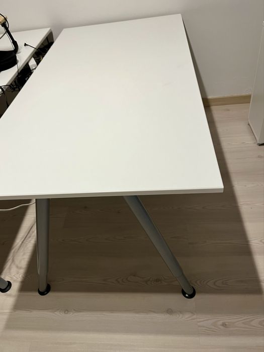 Secretária IKEA THYGE 160x80 + Cadeira de Escritório