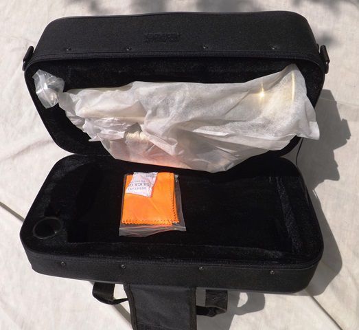 Corneta de 3 válvulas64174816736514123