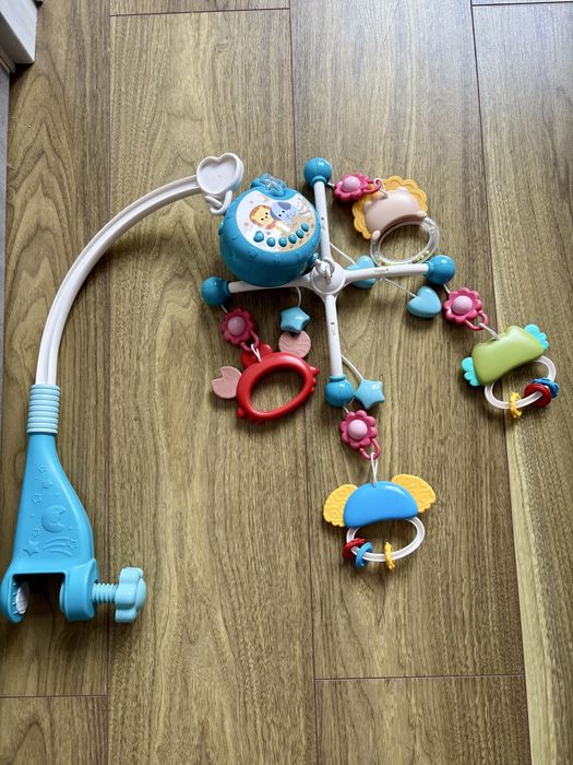 Мобіль для малюків, бу, потребує ремонту мотору (видає шумні звуки)