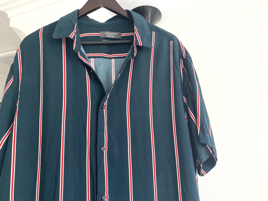 Дуже стильна чаловіча теніска