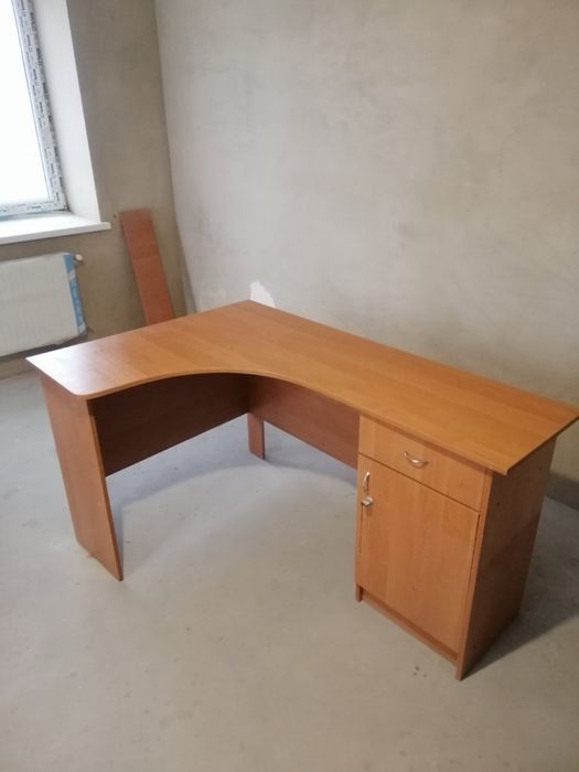 Продається стіл  письмовий