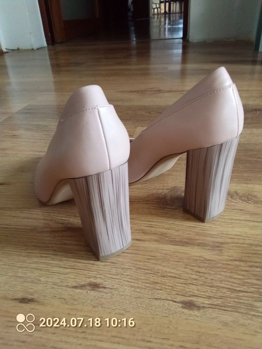 Buty  damskie rozmiar 38
