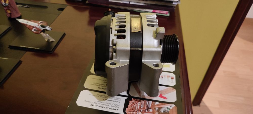 Alternator Toyota Avensis T25 2.2 D-Cat