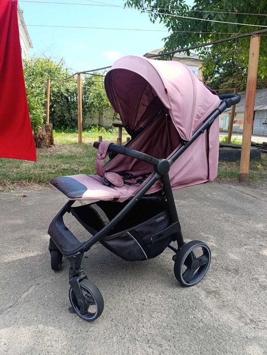 Прогулянкова коляска Carrello Bravo