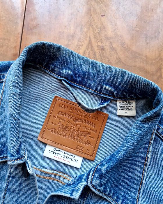 Джинсовая куртка (Levis Premium) размер М.