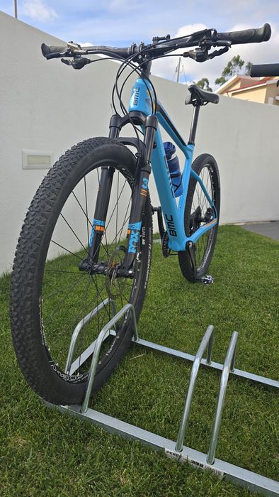 Vendo 2  bikes de BTT, uma  BMC Team Elite 2 e uma Scott Spark  RC, ambas em carbono, roda 29, tamanho M.