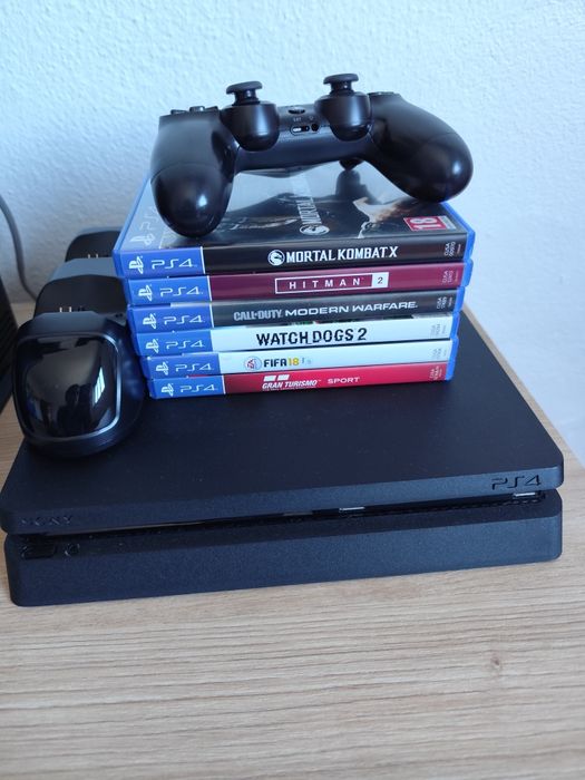 Vendo PS4 Slim 1TB + 6 jogos