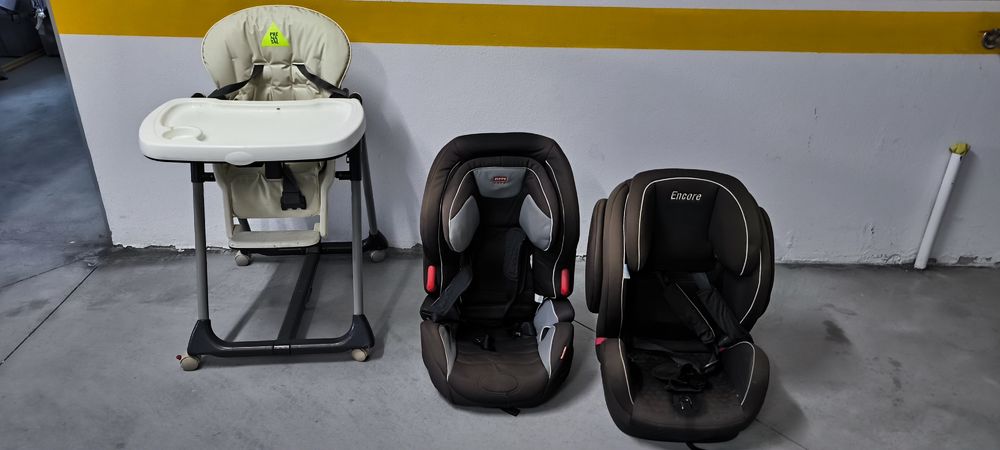 Duas cadeiras auto + cadeira de refeição