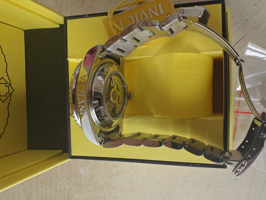 Sprzedam ciekawy zegarek Invicta  Pro Driver  mod 20434.  Stan BDB.