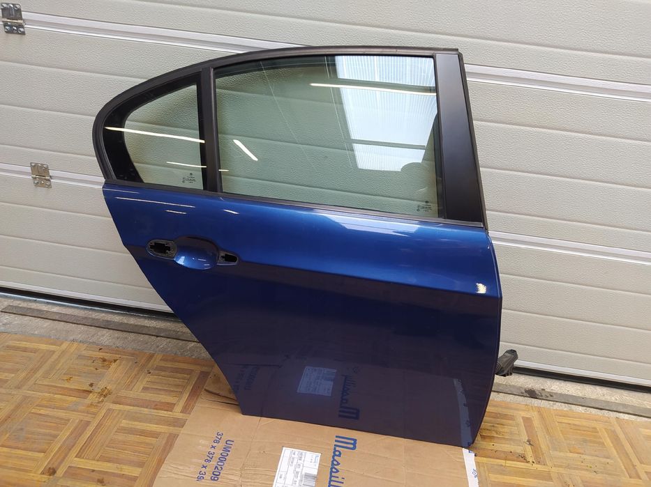 BMW E90 Drzwi Prawy Tył Montegoblau A51 Ori Lakier