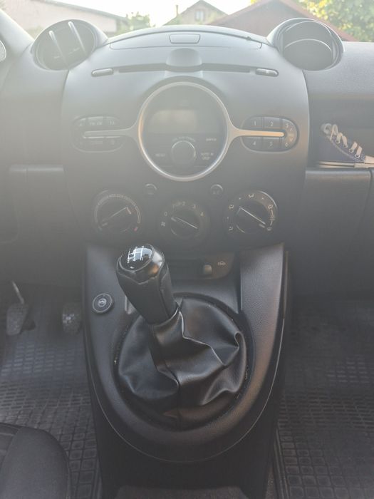 Sprzedam samochód Mazda 2