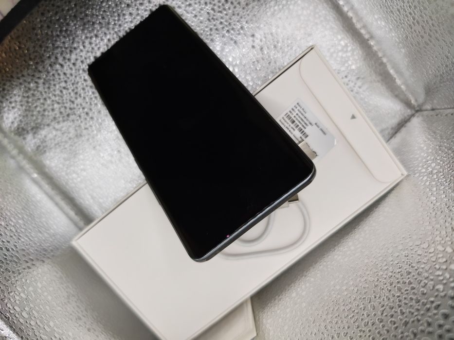 OPPO Reno 10 5G como novo