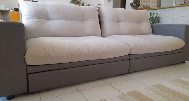 Sofá 4 lugares 245 cm, com arrumação