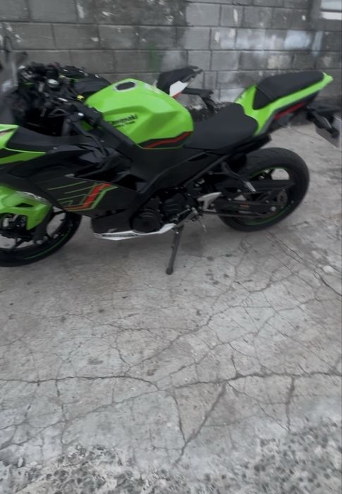 Продам  Кавасаки Нинзя 400