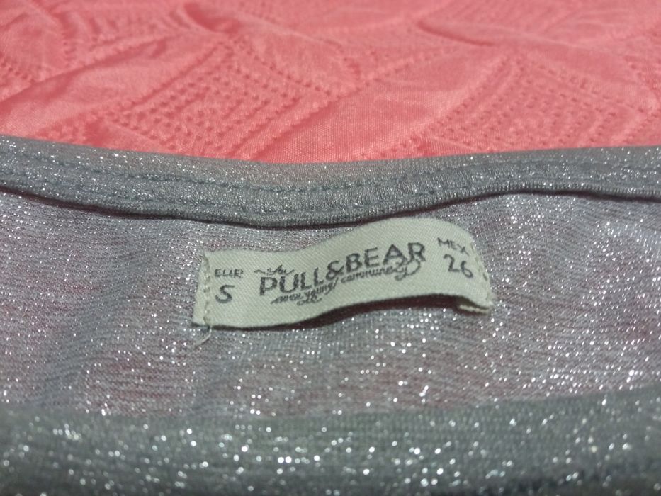 T-shirt prateada, com brilho - tamanho S/M, da Pull&Bear