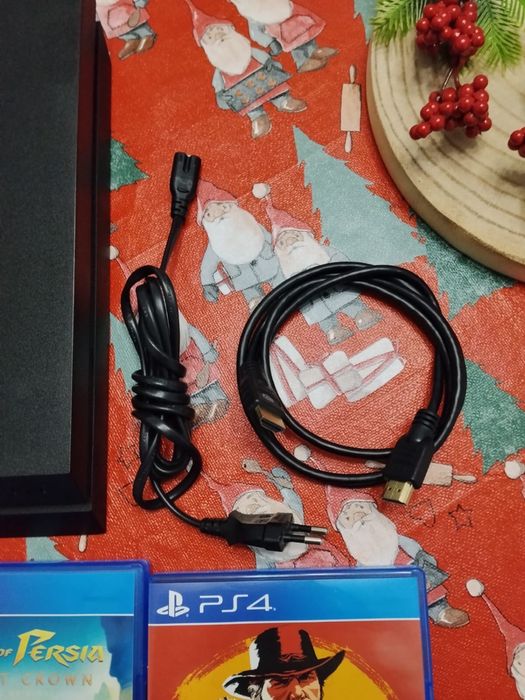 PS4 + 3 Jogos midia fisica