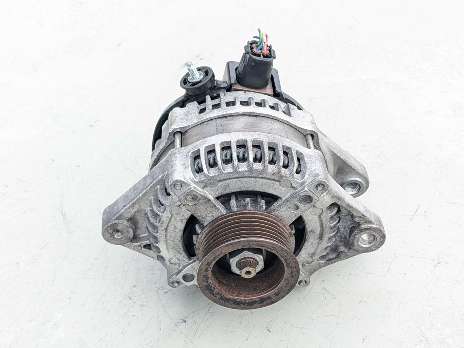 Генератор Toyota Corolla E12 E15 / Auris (04-12) - 1.4D 1.4D-4D / 115A