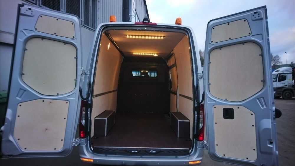Mercedes Sprinter L2H2-Standardowa zabudowa wnętrza paki auta KNAUTECH