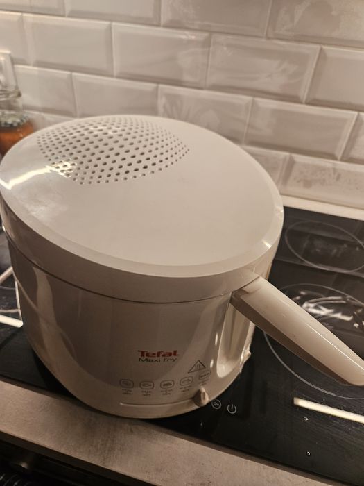 Opiekacz frytkownica marki Tefal, do smażenia na  głębokim tłuszczu