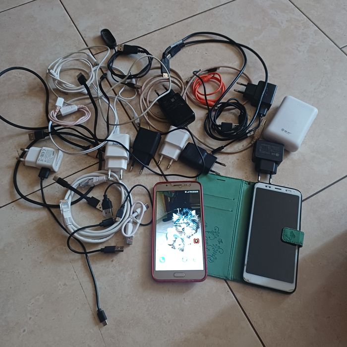 Два рабочих телефона