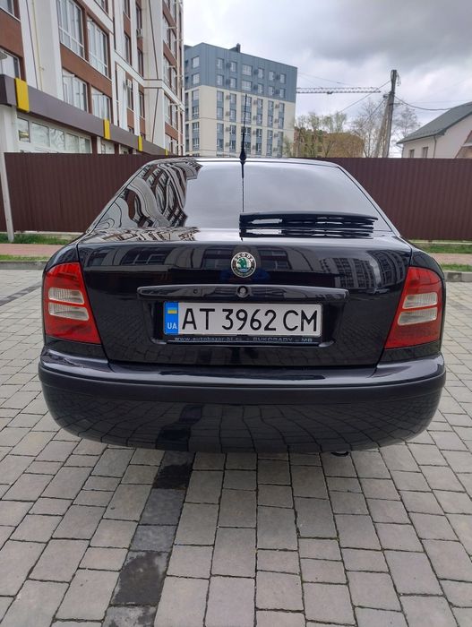 Skoda Octavia 1.9 TDI дизель чорна гарний стан