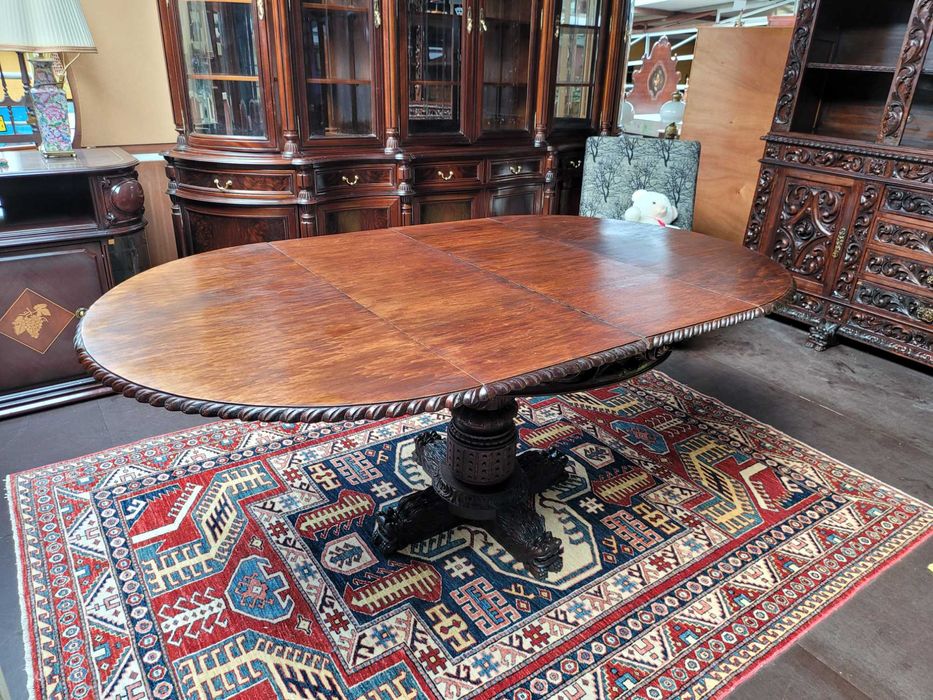 Mesa de sala antiga em madeira com pé trabalhado - Extensíve