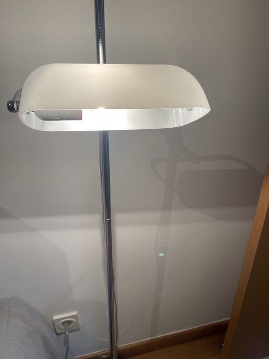 Candeeiro de pé AREA